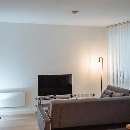 & Spacious, Sleeps 8, Perfect For Groups