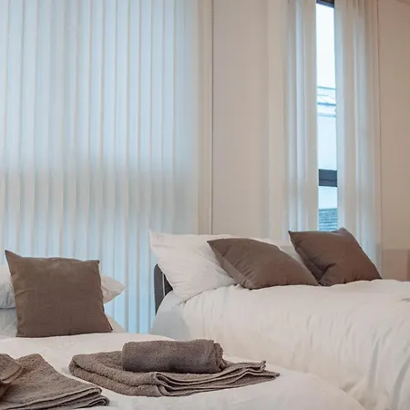 & Spacious, Sleeps 8, Perfect For Groups *